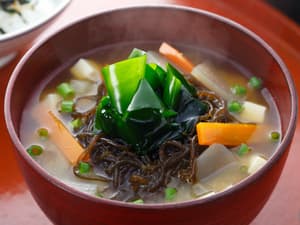 わかめともずくの味噌汁
