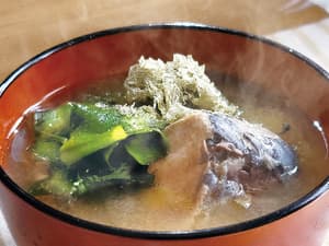 わかめと丸ごと鯖缶の健康味噌汁